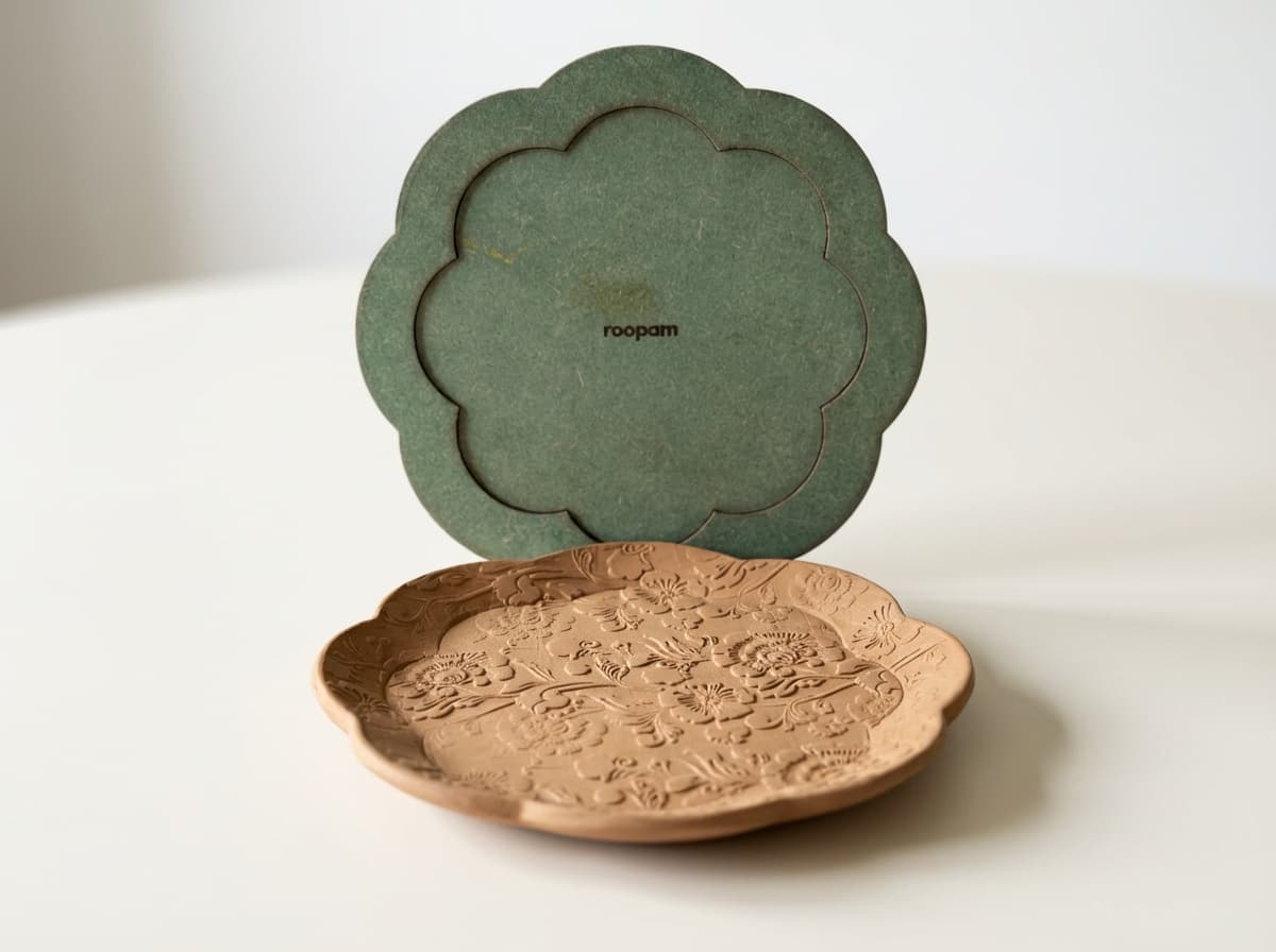 Scalloped round